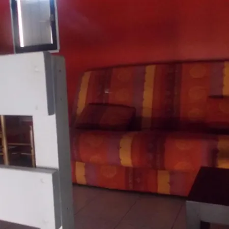 Apt In A Quiet At 2 Steps From The Beach Apartmán